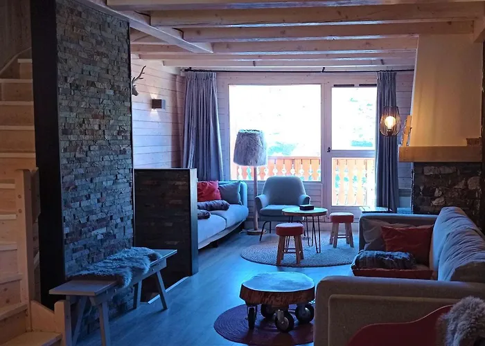 Somptueux Chalet De 130 M², Expose Plein Sud, Vue Sur Les Montagnes.